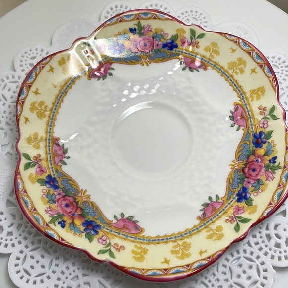 Very unusual Aynsley China 1930’s-1940’s quatrefoil cup and saucer - Picture 5 of 7